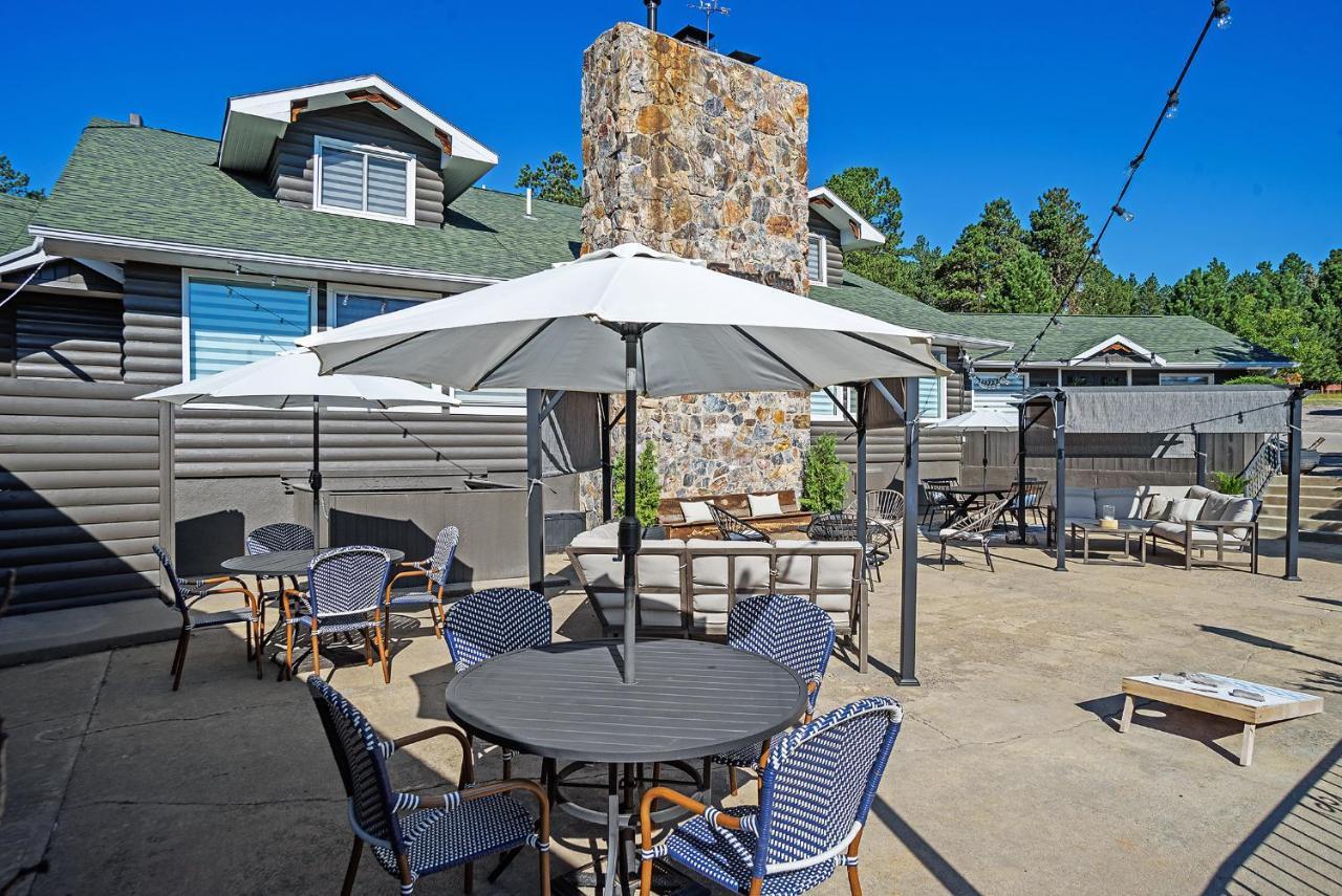 Black Forest Inn Bed & Breakfast Rapid City Exterior photo
